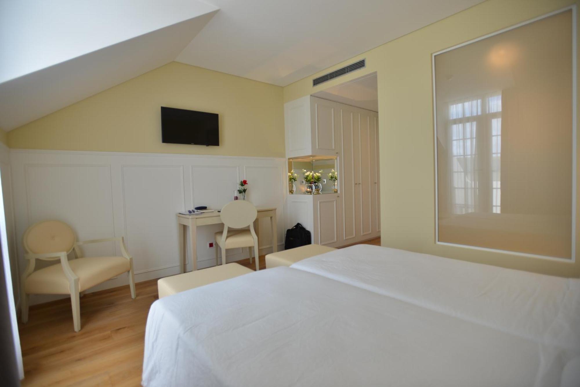 Charming Blue Hotel Vila do Porto Phòng bức ảnh