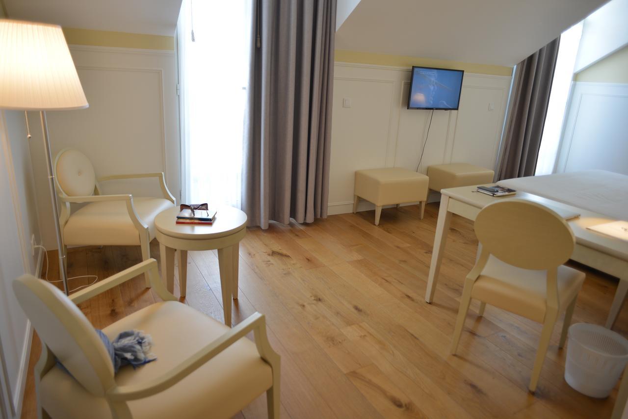 Charming Blue Hotel Vila do Porto Ngoại thất bức ảnh